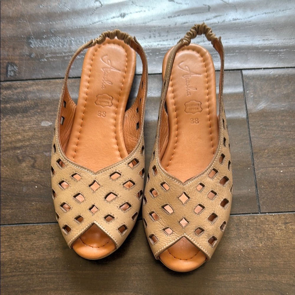 Anesha open toe leather flats